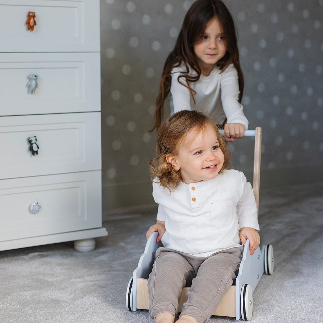 Larisa & Pumpkin Walker