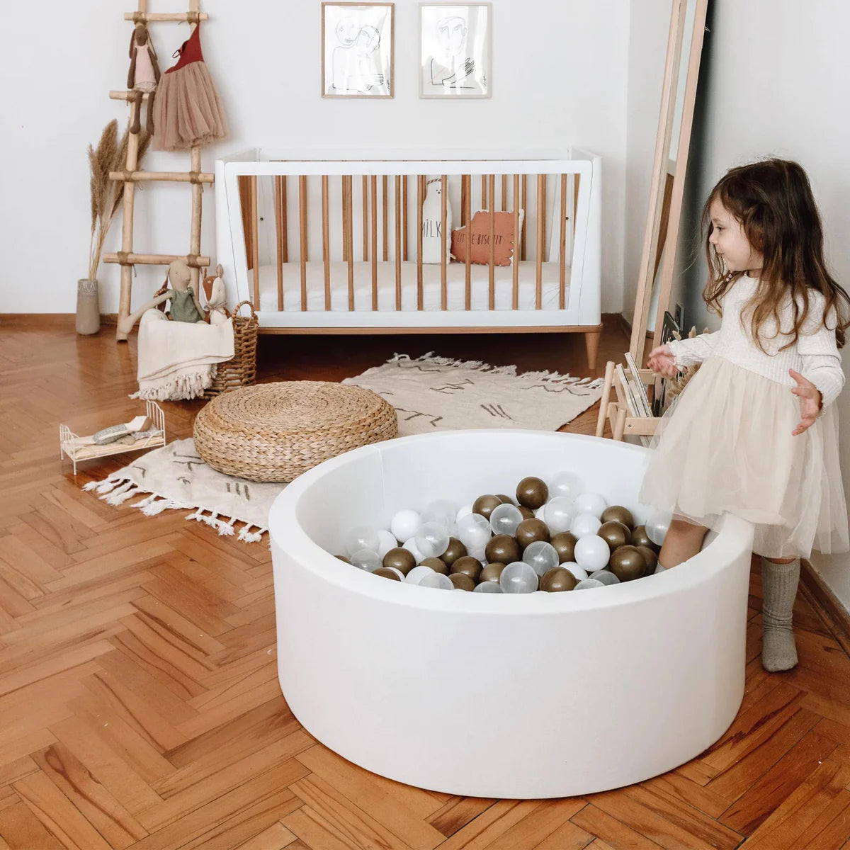 Off White Ball Pit - Gold/Clear/White Balls - Off White