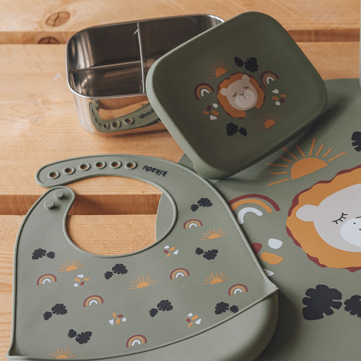 Silicone Bib Lion Olive