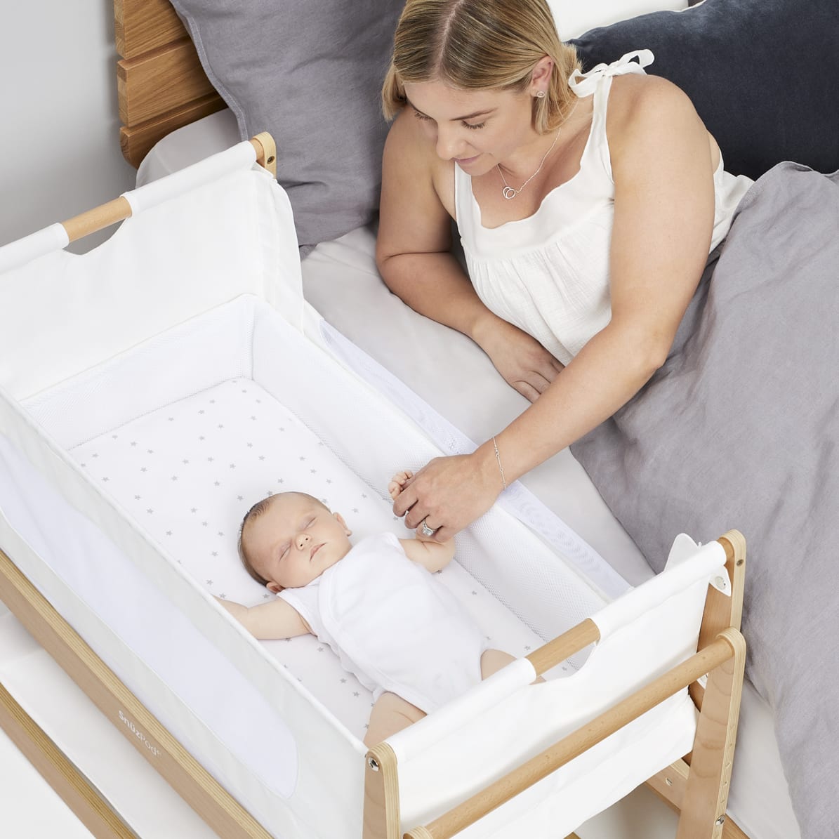 SnuzPod4 Bedside Crib - Natural