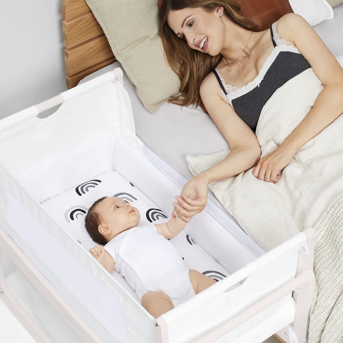 SnuzPod4 Bedside Crib - Rose White