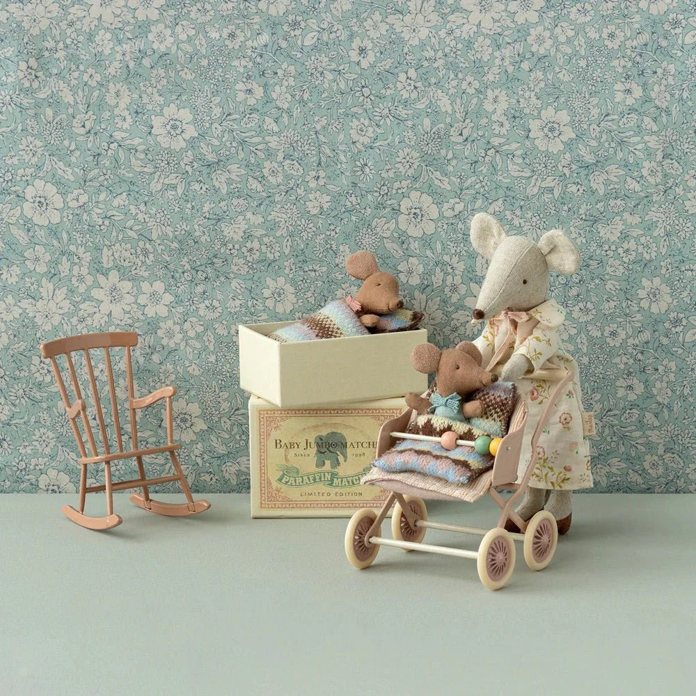 Sleepy Wakey Baby Mouse In Matchbox - Rose