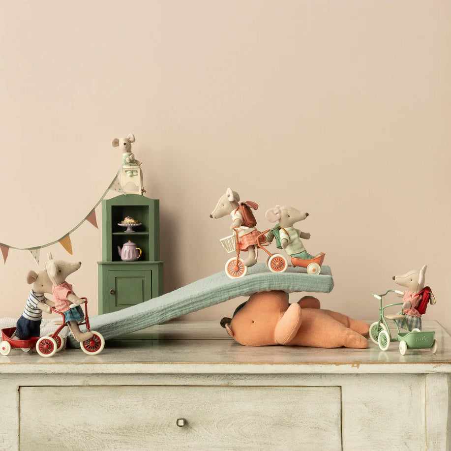 Tricycle Mouse Big Sister - Red