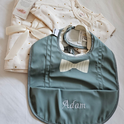 Cute gift set: Personalised Bib and Organic blanket/bodysuit with Gift Box