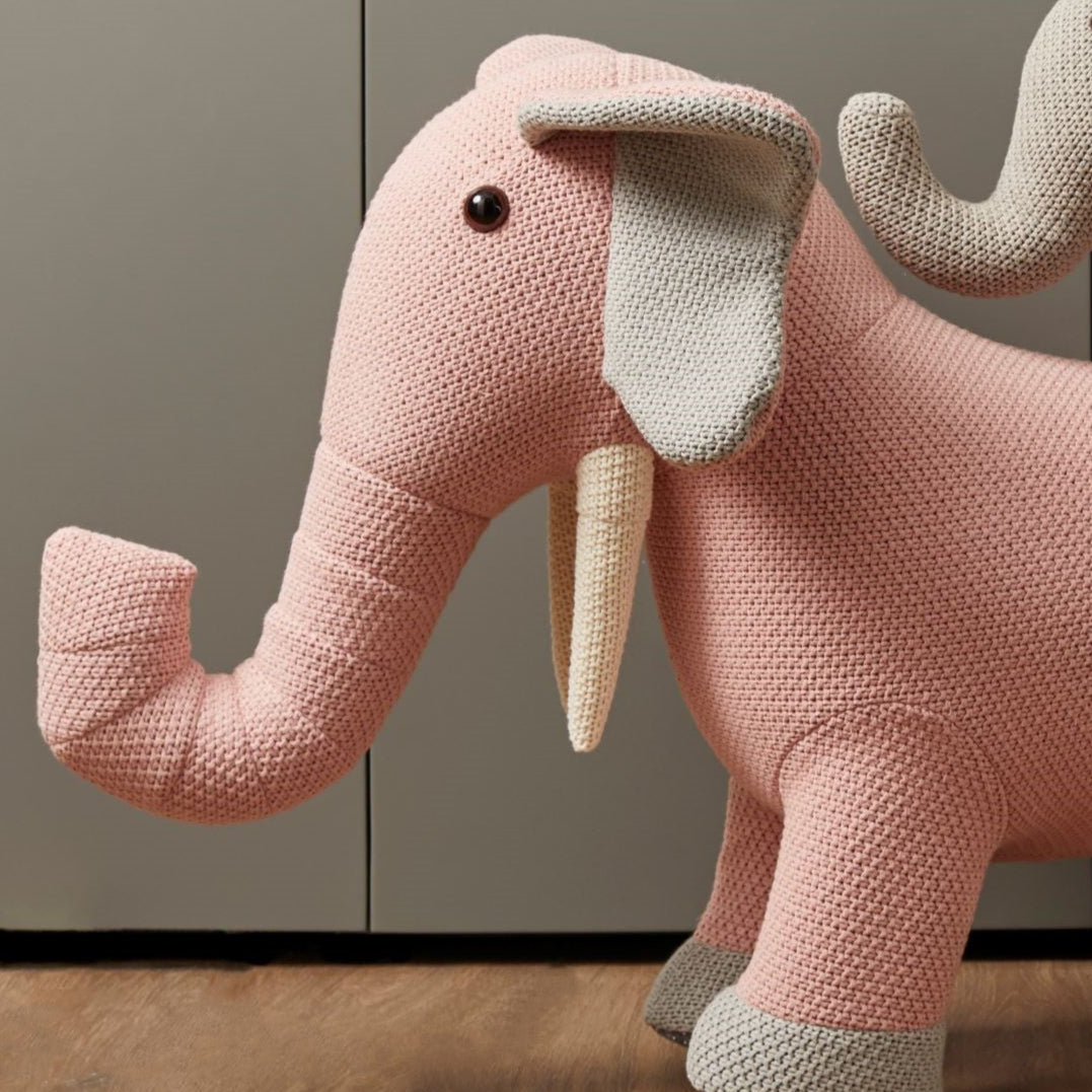 Big Royal Trunk Crochet Pink / Grey Details