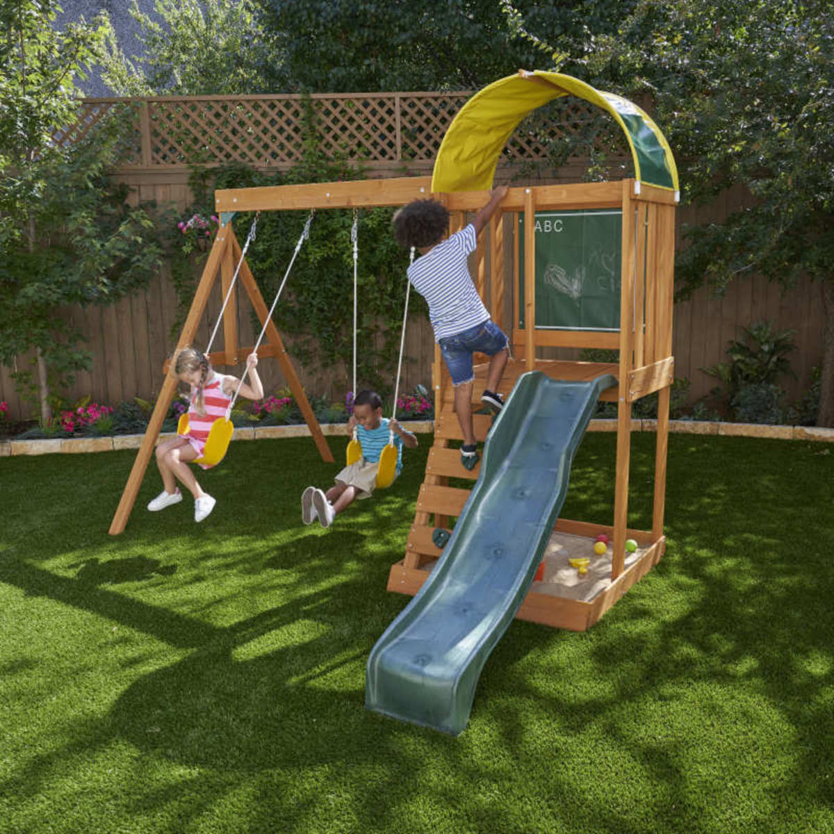 Ainsley Outdoor Swing Set / Playset