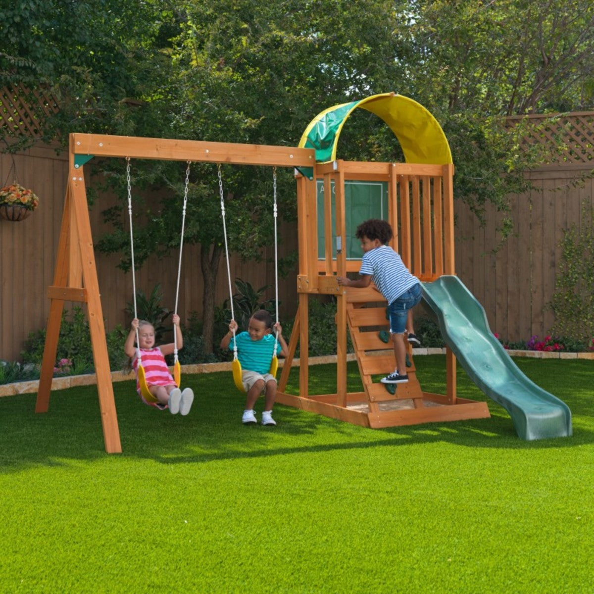 Ainsley Outdoor Swing Set / Playset