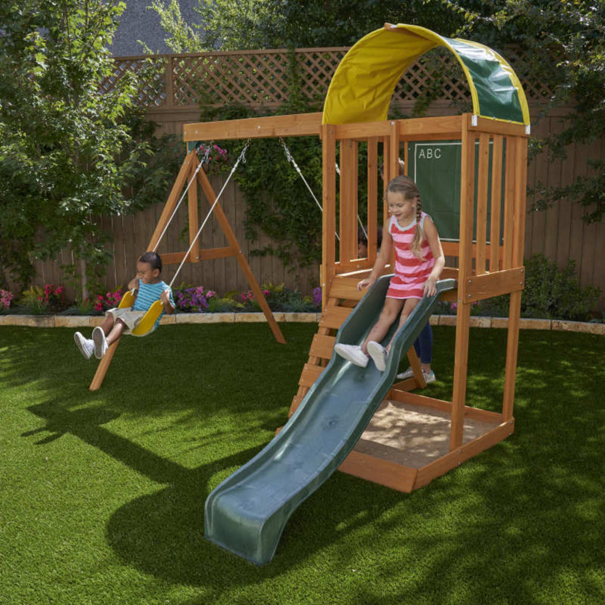 Ainsley Outdoor Swing Set / Playset