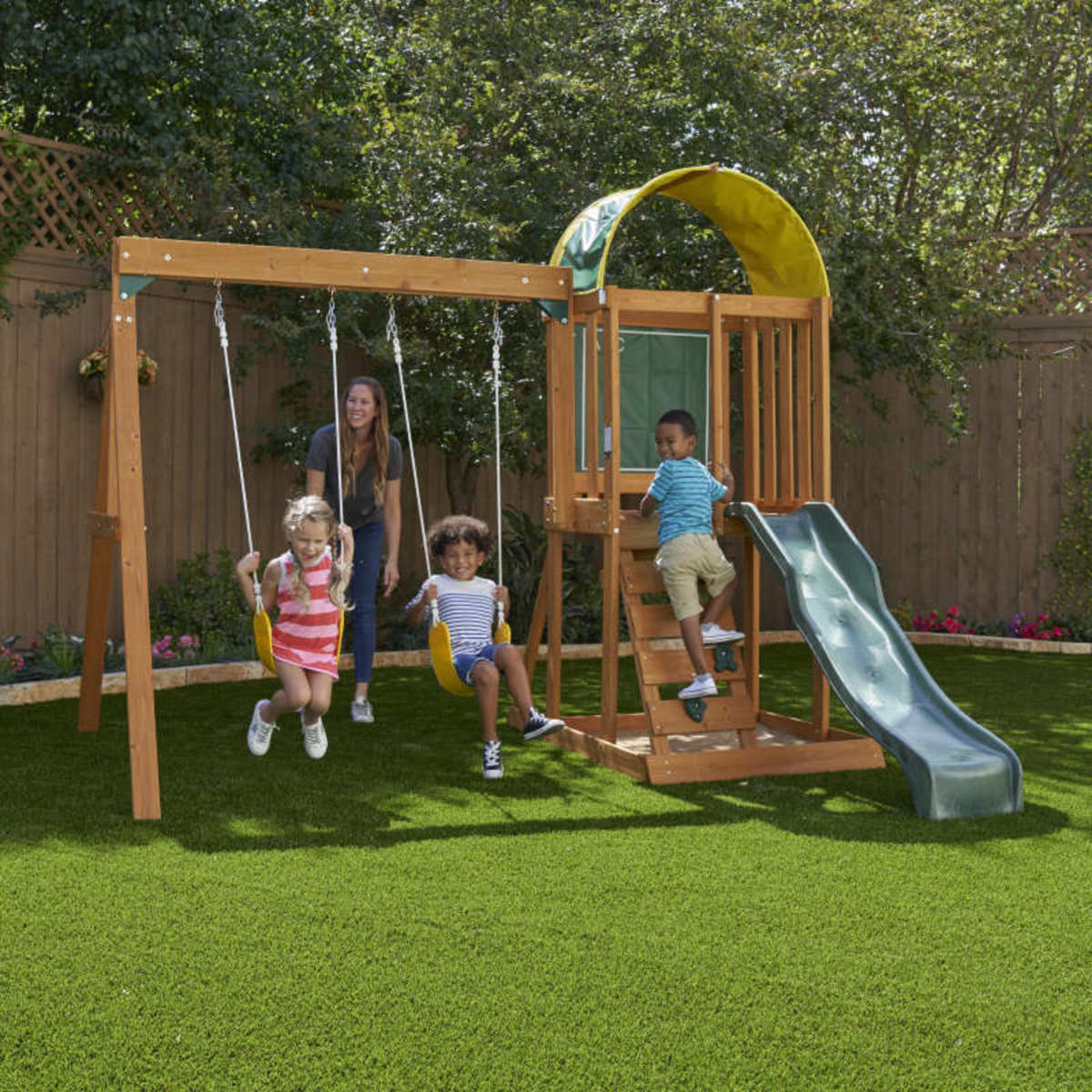 Ainsley Outdoor Swing Set / Playset
