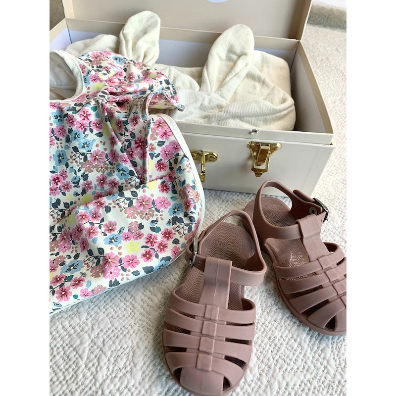 Gift Set Girl (White poncho/bib/sandals)