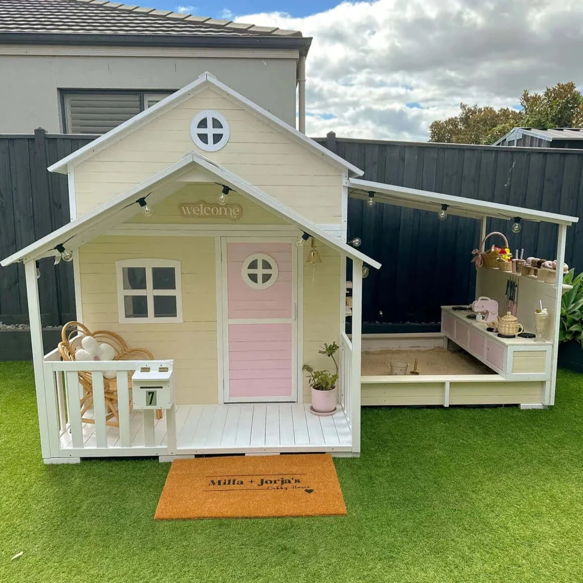 Cubby with Kitchen