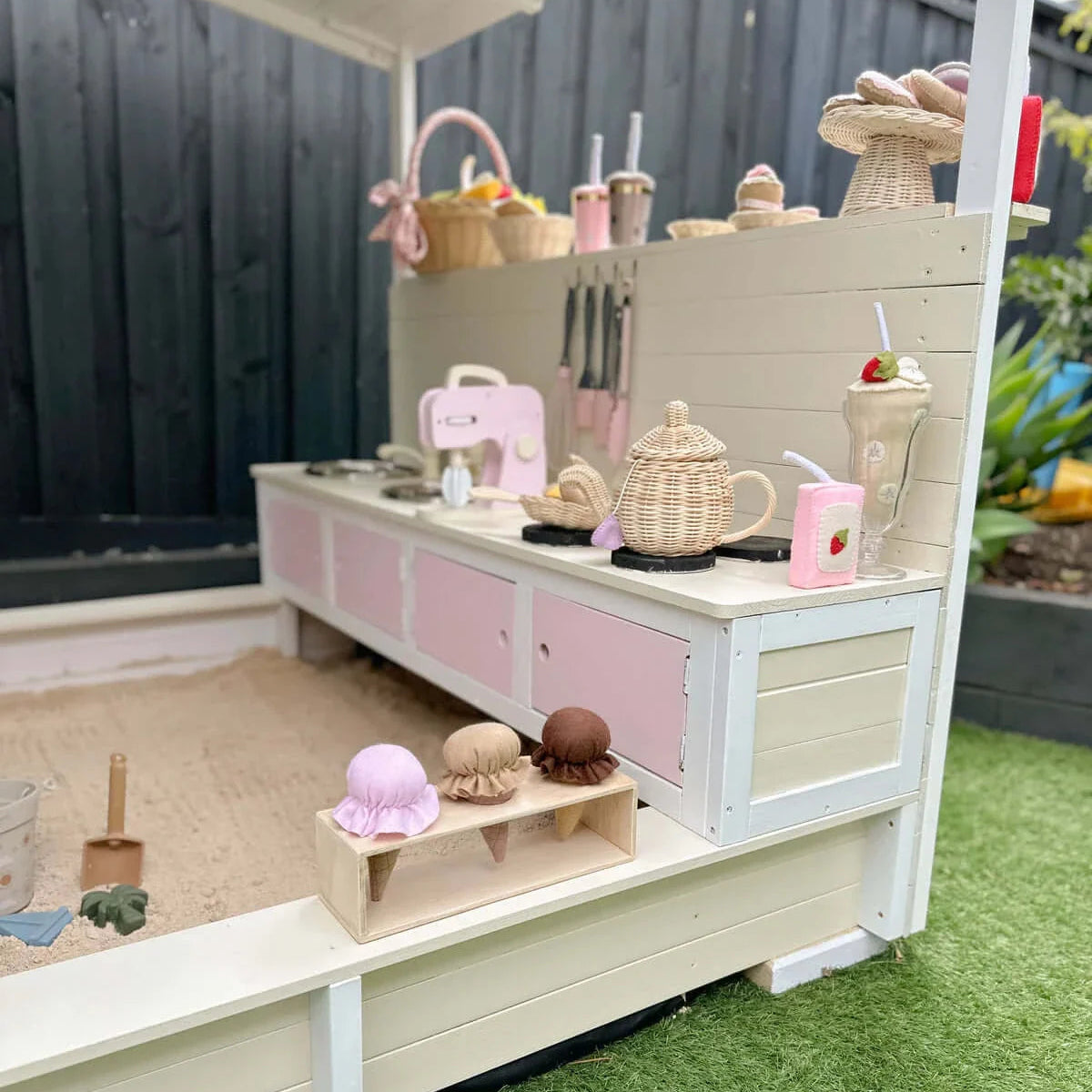 Cubby with Kitchen