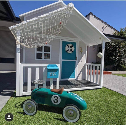 Cubby house