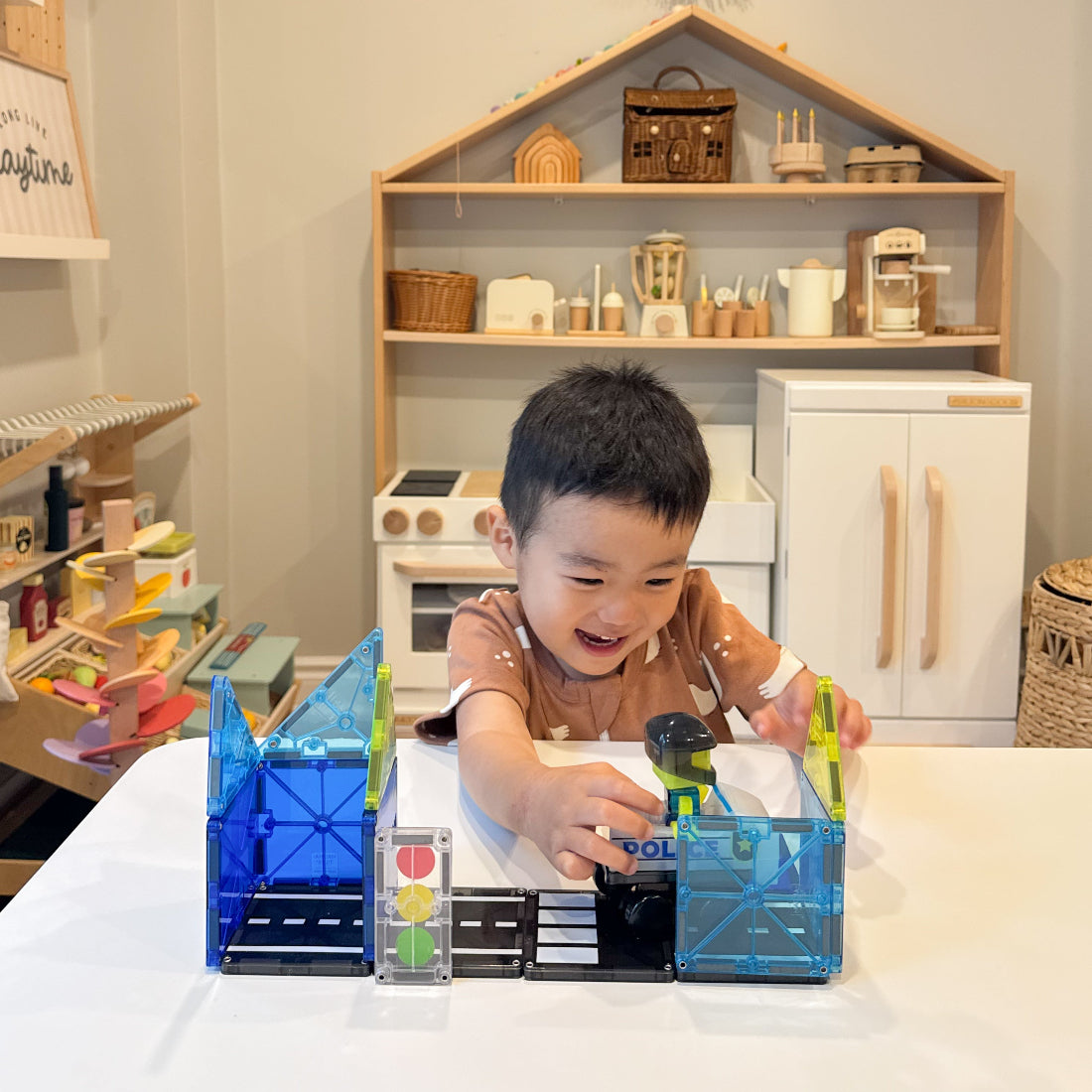 Police Patrol 20-Piece Magnetic Construction Set