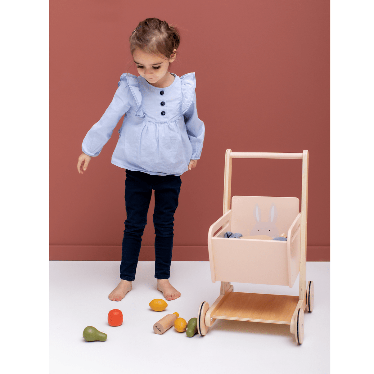 Wooden shopping cart - Mrs. Rabbit