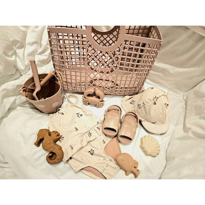 The ultimate beach set (basket/sandals/sunhat/swimsuit/beach toys)