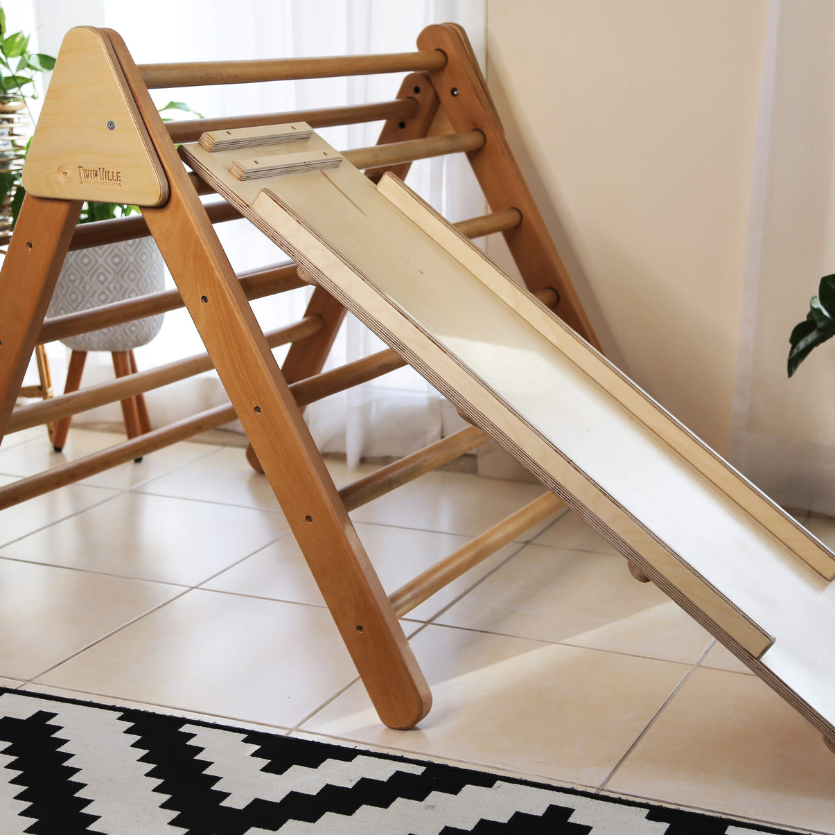 Pikler Triangle + Dual Sided Ramp  Natural