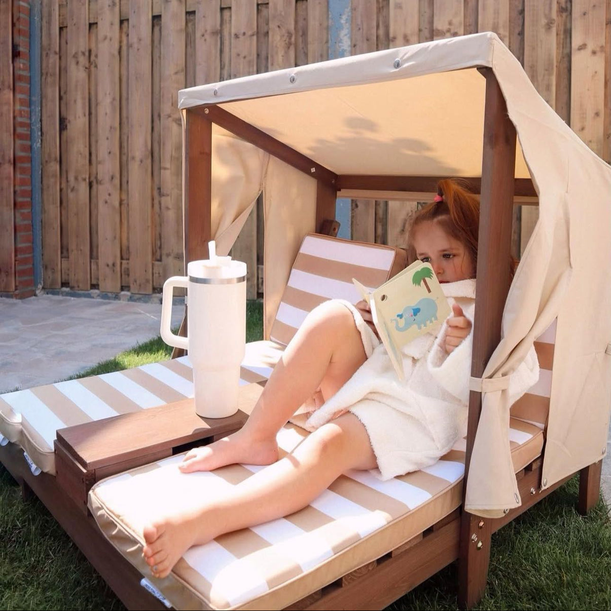 Double Chaise Lounge With Cup Holders - Honey & Navy