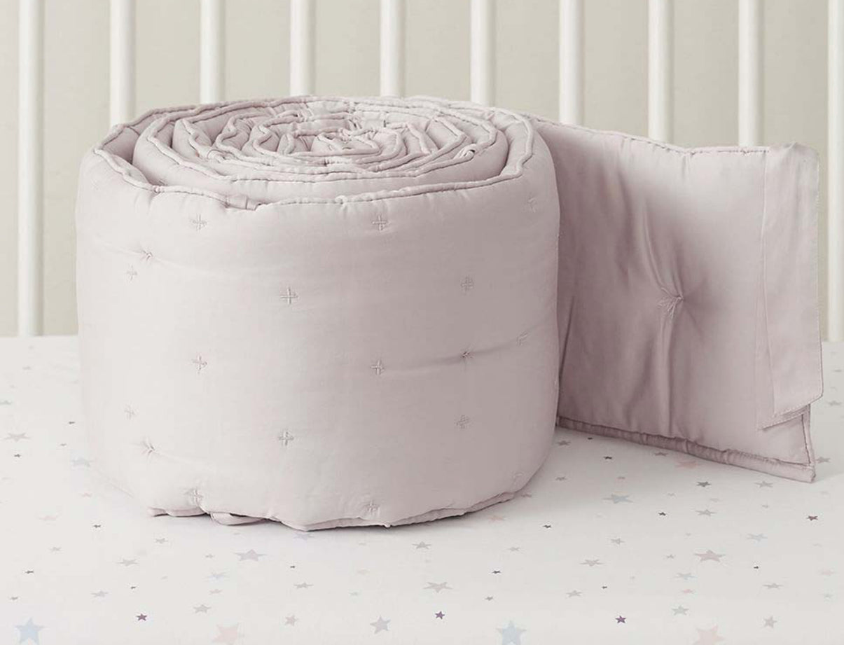 Crib bumper white