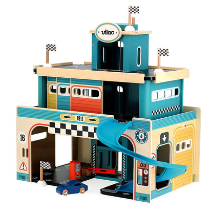 Vintage Wooden Garage - Vilacity
