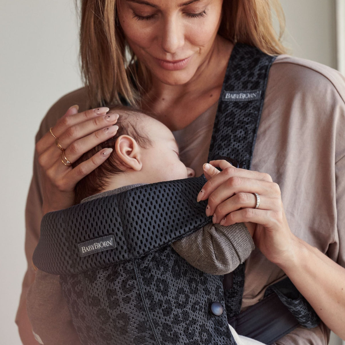 Baby Carrier Mini - Anthracite/Leopard, 3D Mesh