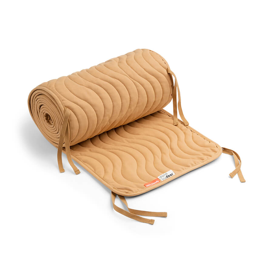 Quilted bed bumper w/strings Waves