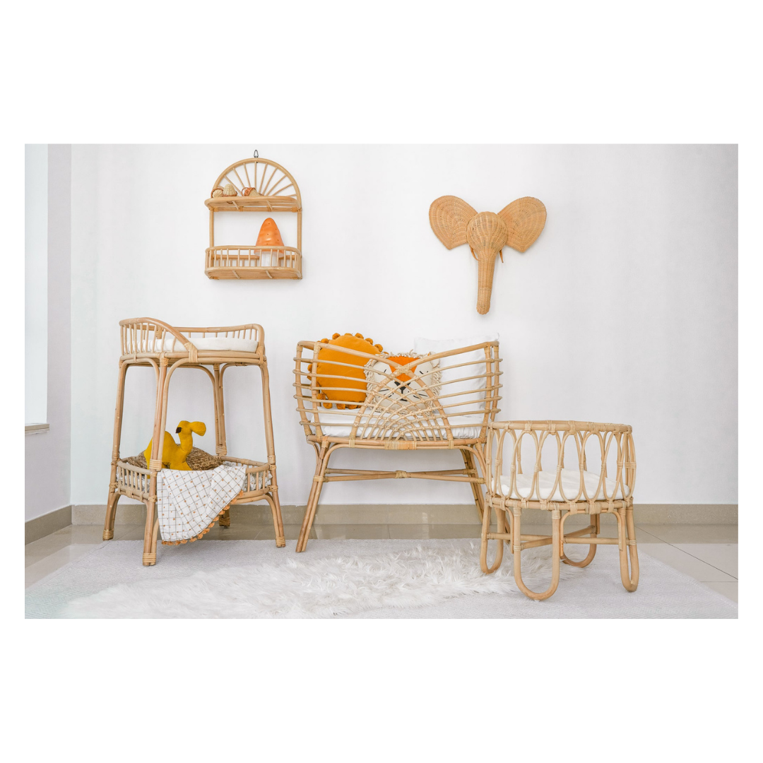 لعب مع Aztec Doll Bassinet