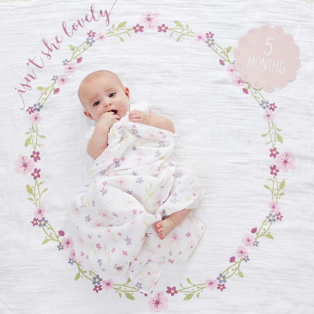 Lulujo - Baby's First Year Blanket & Cards Set - Isn't She Lovely