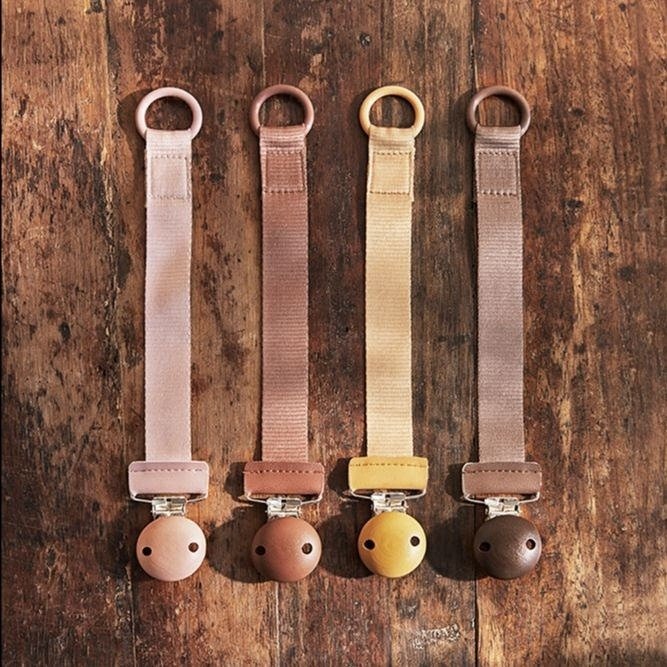 elodie pacifier clip by Elli Junior Babywear Trading LLC