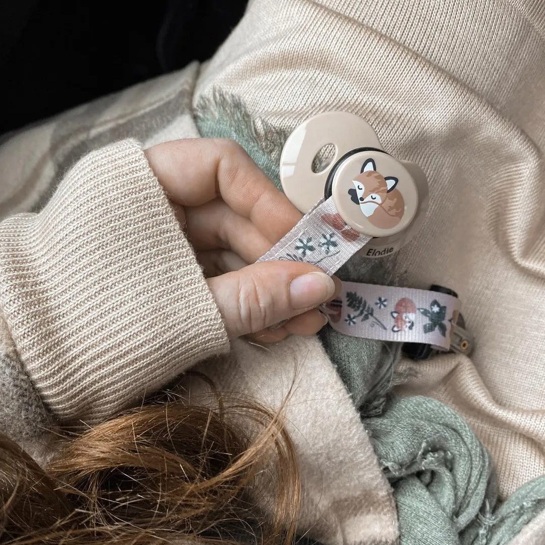 elodie pacifier clip by Elli Junior Babywear Trading LLC