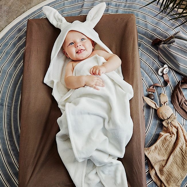 Hooded Towel - Vanilla White Bunny
