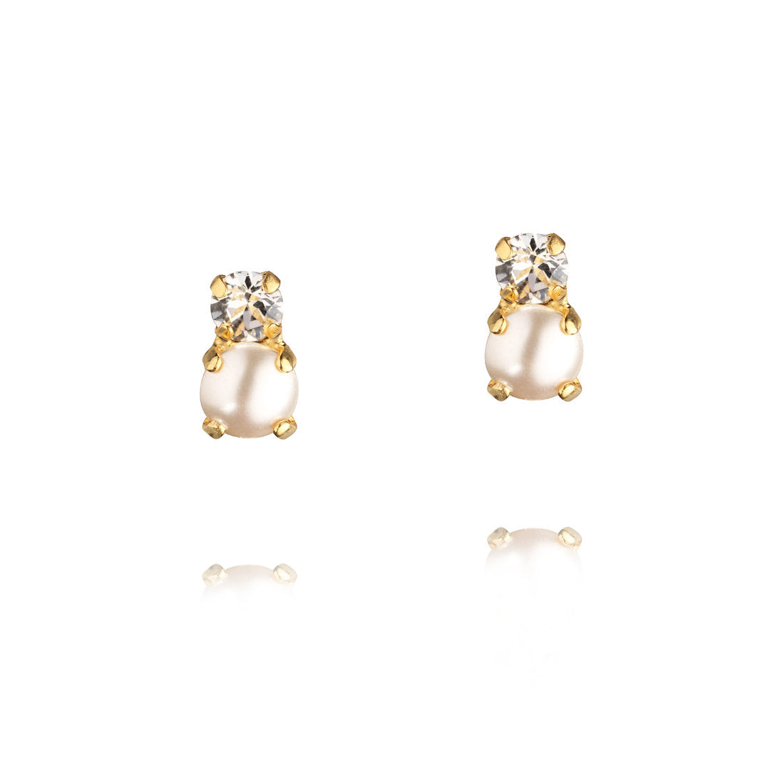 Girls Love Pearl Earrings